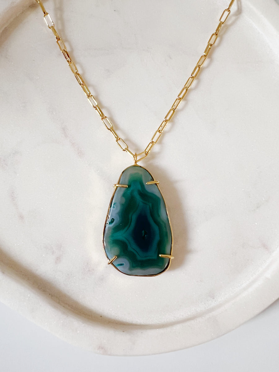 Boho Chic Agate Pendant Necklace