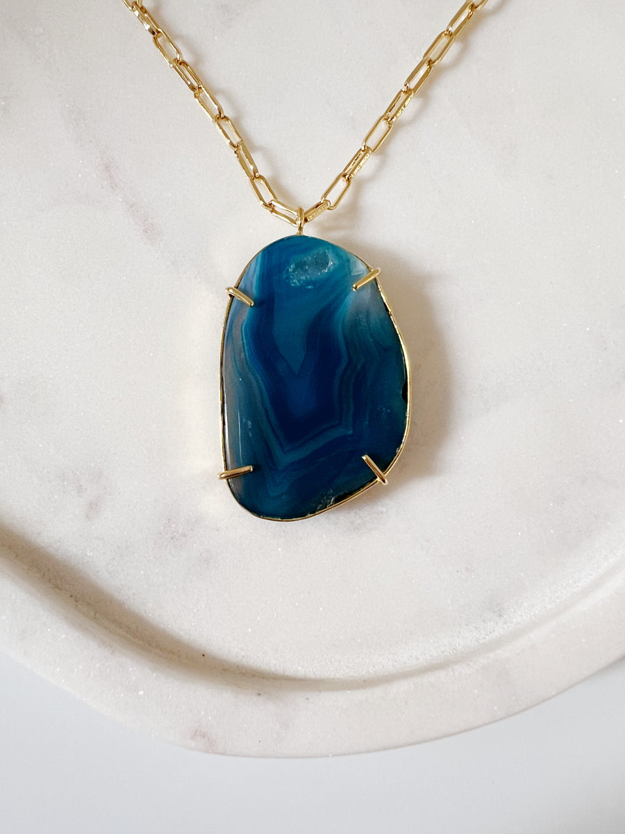 Boho Chic Agate Pendant Necklace