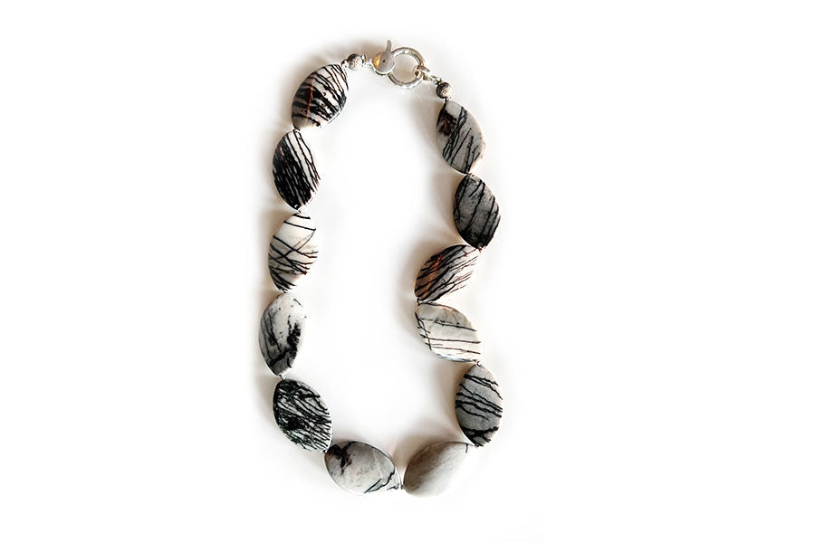Twisted Oval Spider Web Jasper Necklace